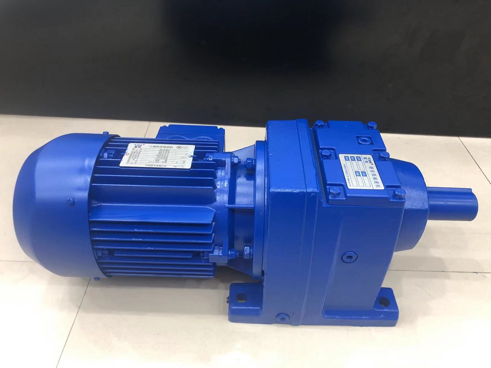 三相异步电动机0.75KW RC47铁壳铁壳铜线