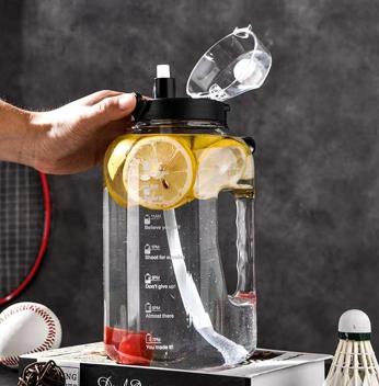 Super large capacity 2.5L water bottle