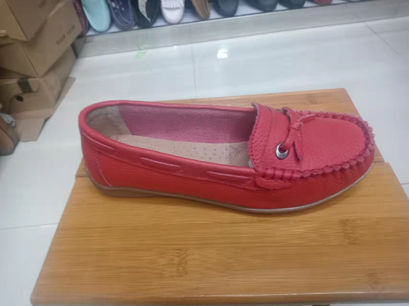 休闲平底平跟女鞋春夏新款豆豆舒适船鞋单鞋皮鞋镂空花银河鞋业2560