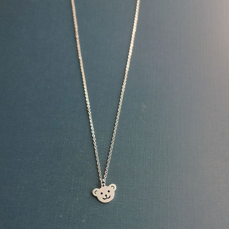 The manufacturer produces and sells stainless steel jewelry, anti-allergy necklaces, pendants, bear head pendants and diy accessories details Picture