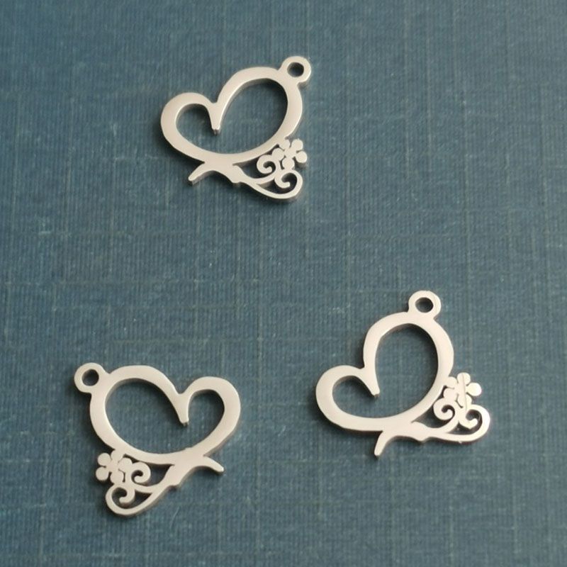 Manufacturers direct titanium steel butterfly hollow love flowers fine polished pendants can be made to figure necklace accessories