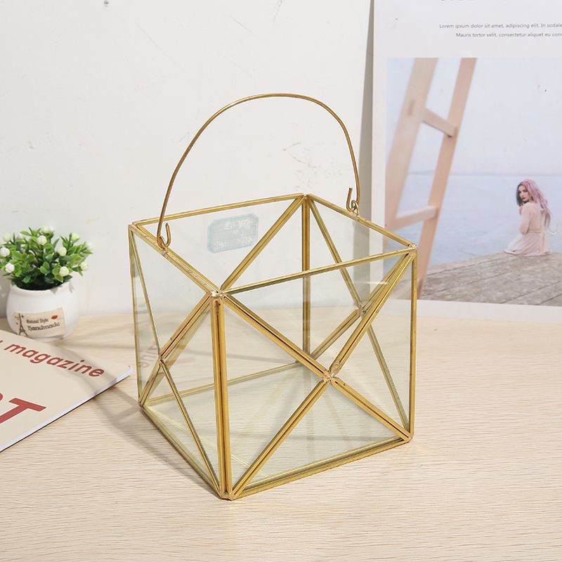 Geometric quadrilateral golden glass greenhouse micro-landscape, succulent everlasting flower, hand-held candlestick DIY decorative item, desktop decoration details Picture