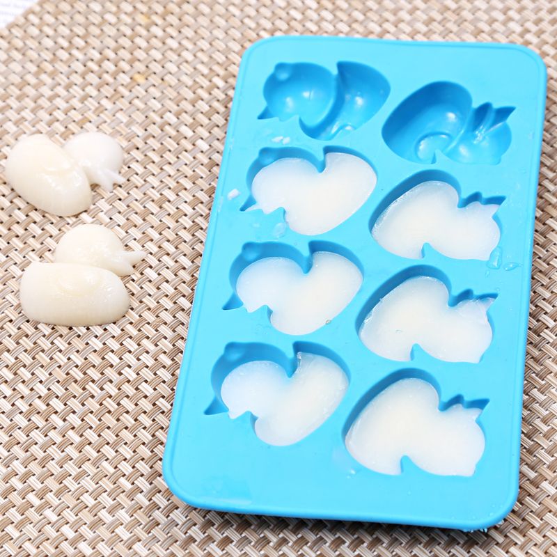 Creative new silicone strawberry ice cube tray mold, home DIY ice cube tray, food-grade silicone, easy to clean and easy to fall off Item Picture