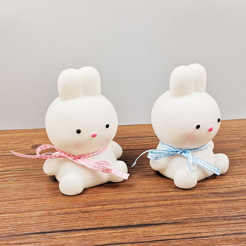 Cross-border e-commerce vinyl night lights, creative dormitory bedroom night lights, bedside ornaments in the room, night market street stall gifts Application Scenario