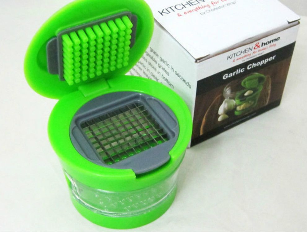 Garlic Chopper Multi-function garlic grinder 2-in-1 Portable mini with lid press garlic grinder Application Scenario