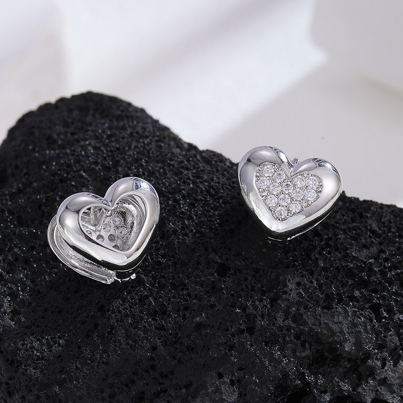 Moda japonesa y coreana personalidad corazón pendientes oro real plateado zirconita blanco pendientes para mujeres pequeño fresco orejeras accesorios Specification image