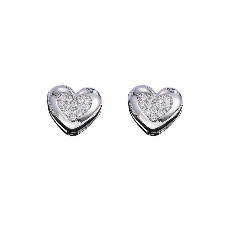 Moda japonesa y coreana personalidad corazón pendientes oro real plateado zirconita blanco pendientes para mujeres pequeño fresco orejeras accesorios Item Picture