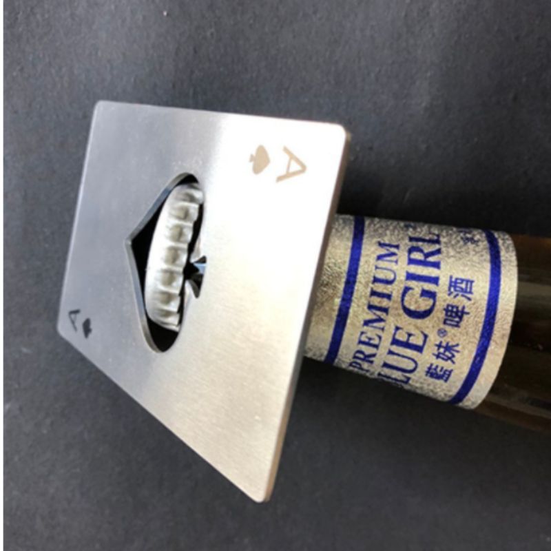 Spades A credit card type bottle opener Specification image