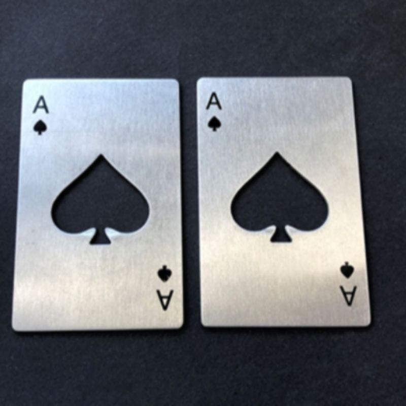 Spades A credit card type bottle opener Application Scenario