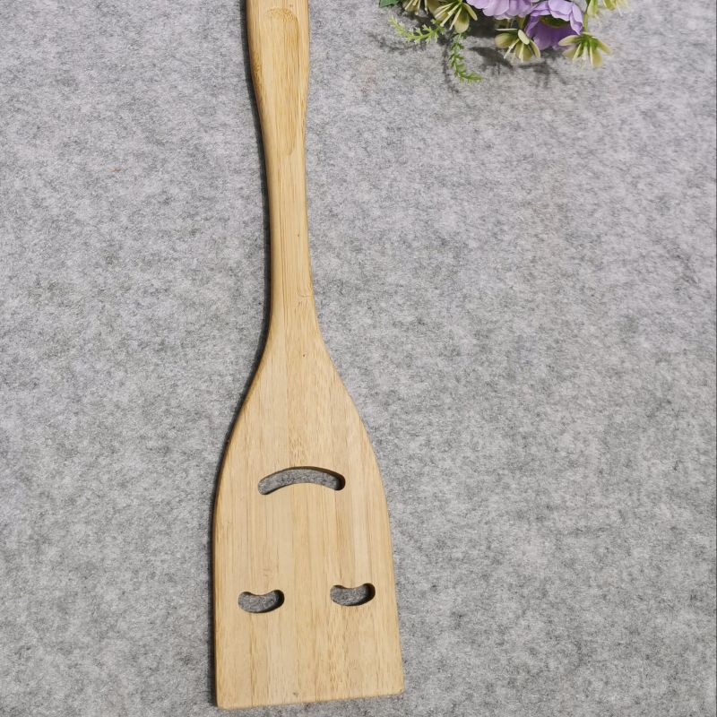 Jiehao Bamboo and Wood Kitchenware Non-stick Pan Smiling Long-handled Bamboo and Wood Spatula set Application Scenario