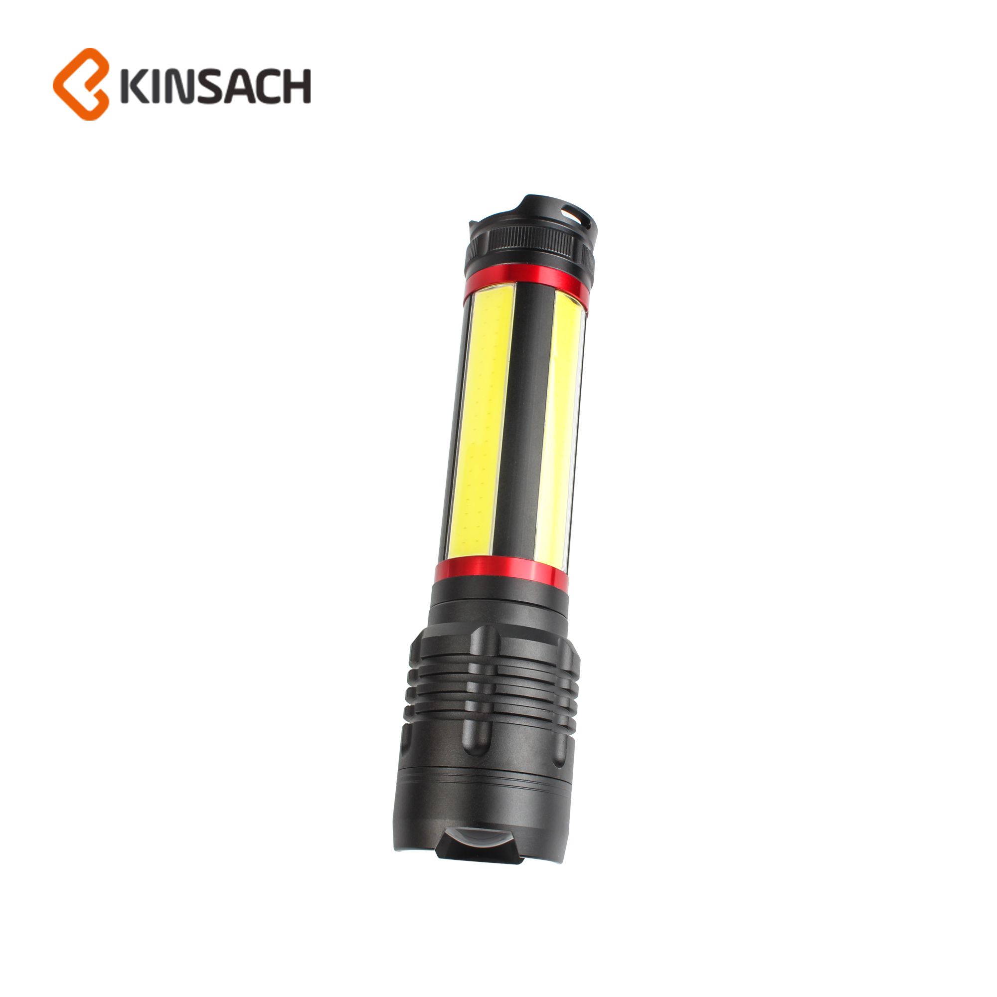 The high-lighted P70 long-range outdoor flashlight can output an adjustable focus flashlight