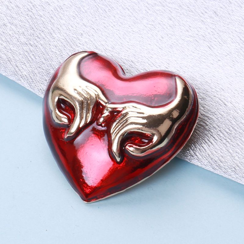 Factory direct sales for foreign trade, popular heart-shaped brooches, suits, sweaters and accessories