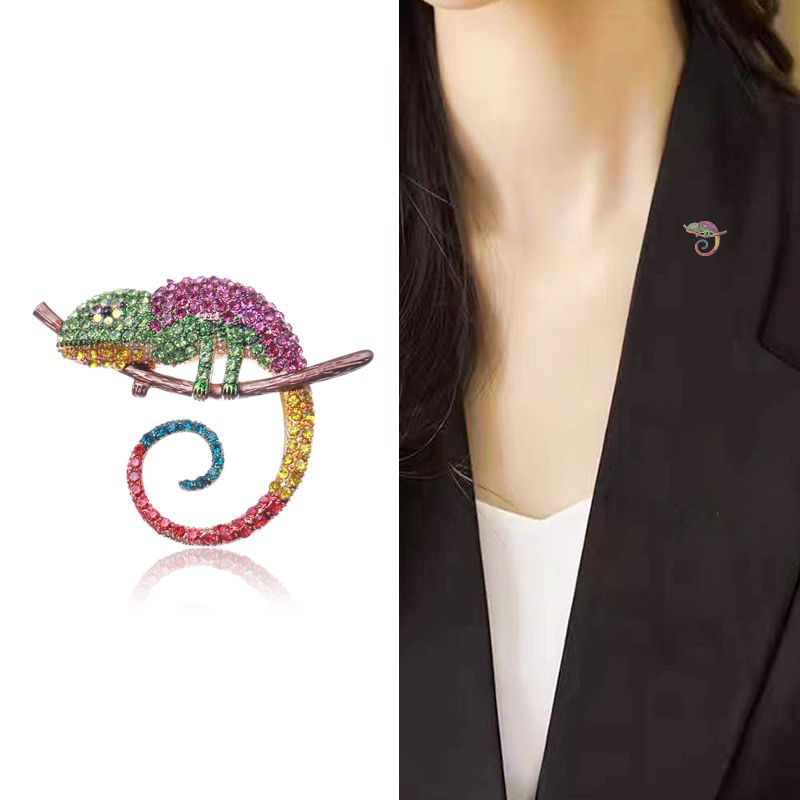 Factory direct sales, popular in foreign trade, high-end new style, cute Japanese and Korean cartoon creative oil drip, versatile chameleon, student couple lapel pin brooch matching