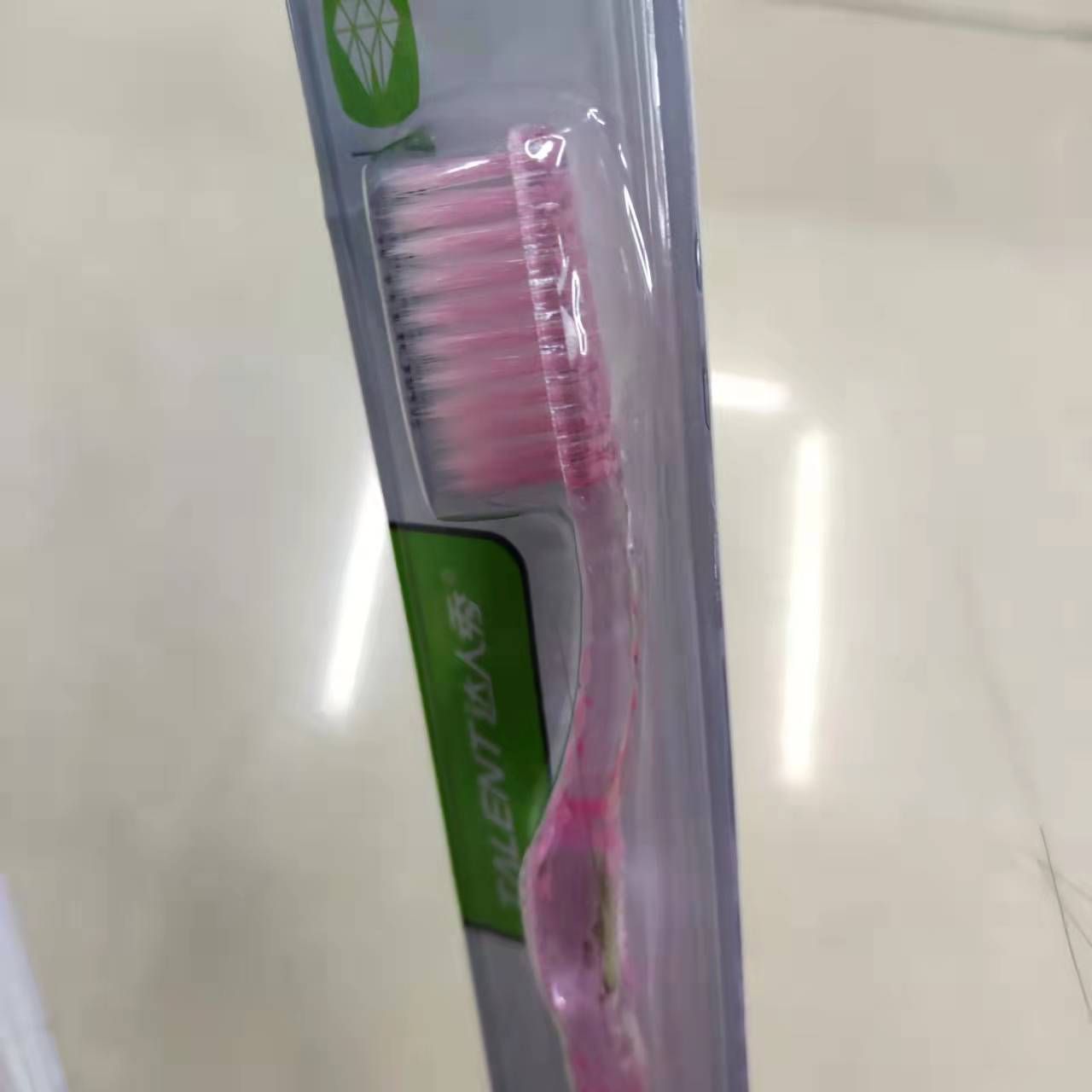 达人秀T303柔韧刷丝高端水晶柄成人软毛牙刷详情5