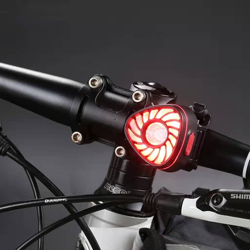 New LED strong bald light, multi-functional fishing light, hand-waving sensor light, head-mounted headlamp Application Scenario