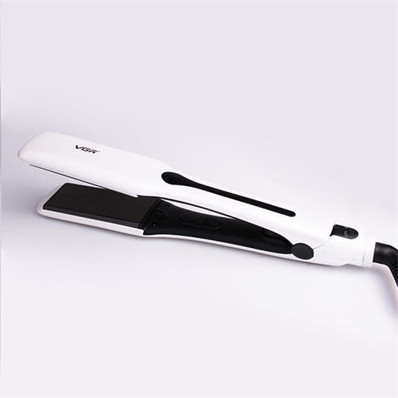 V-556 Negative ion hair straightening clamp with wide panel, LCD digital display, intelligent temperature control and adjustment clamp Application Scenario