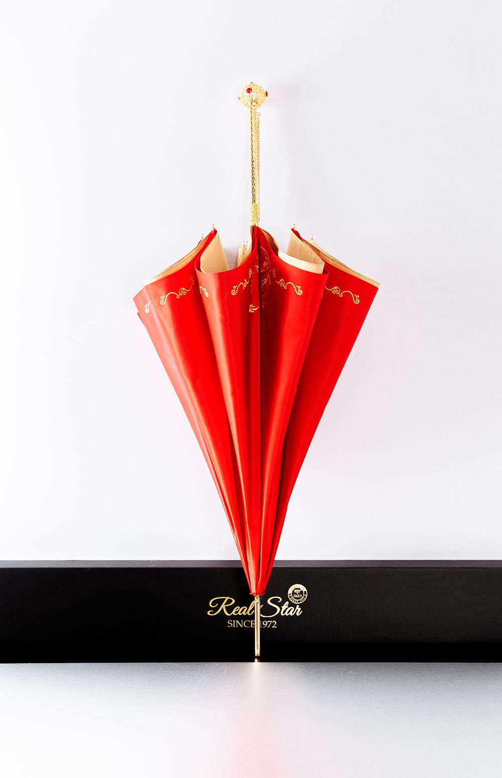 Yiwu Good Goods R-196 High-end umbrella with diamond-encrusted copper handle, double-layer silk satin fabric embroidery, Chinese trend style wedding umbrella pic 2