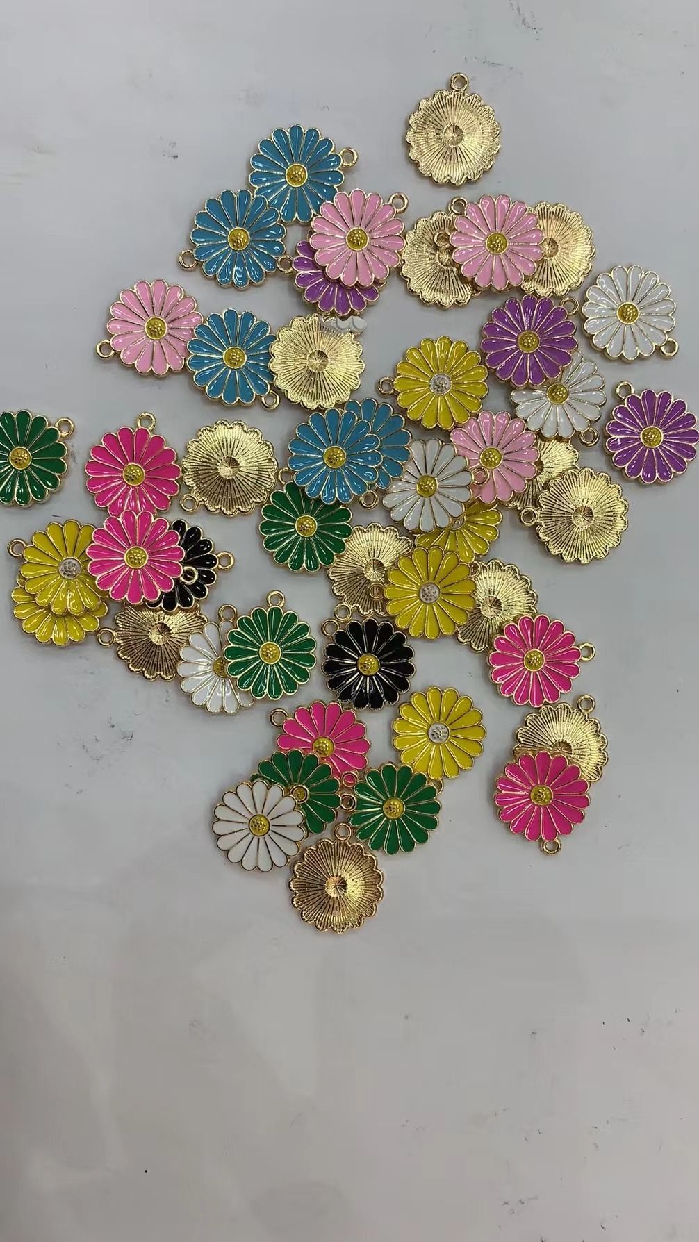 Alloy sixteen-petal flower