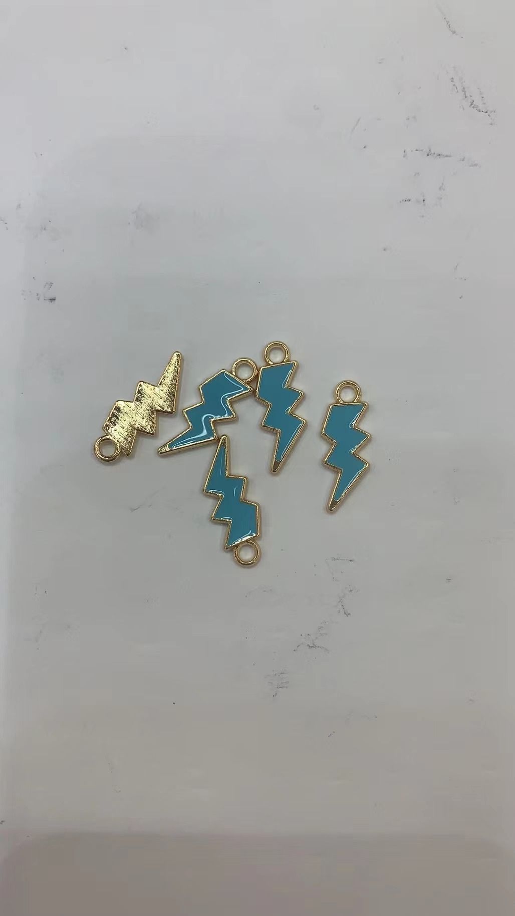 Alloy colored lightning details Picture