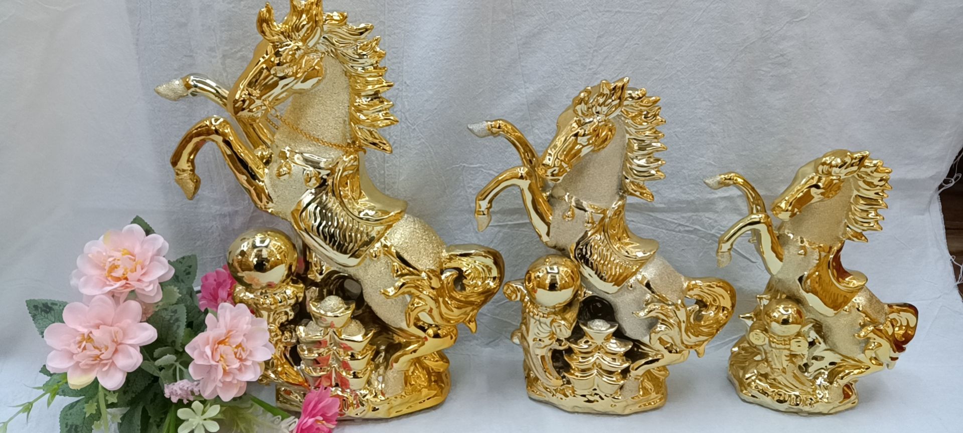 Baoxian Craft Ceramic Craft Ornaments and handicrafts balls and horses