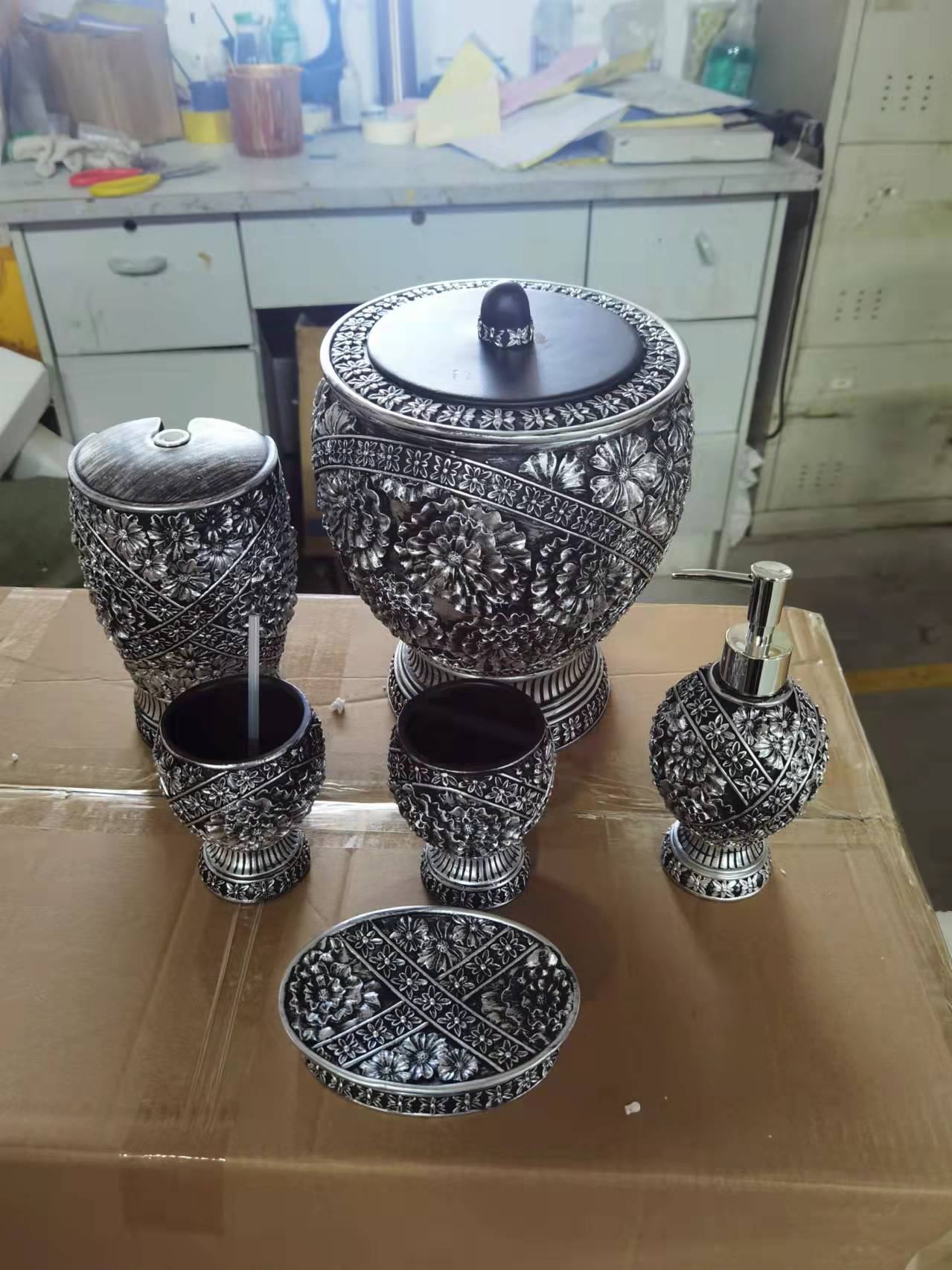 Resin Six-Piece Bathroom Set Trash Can Soap Box Toilet Brush Lotion Bottle