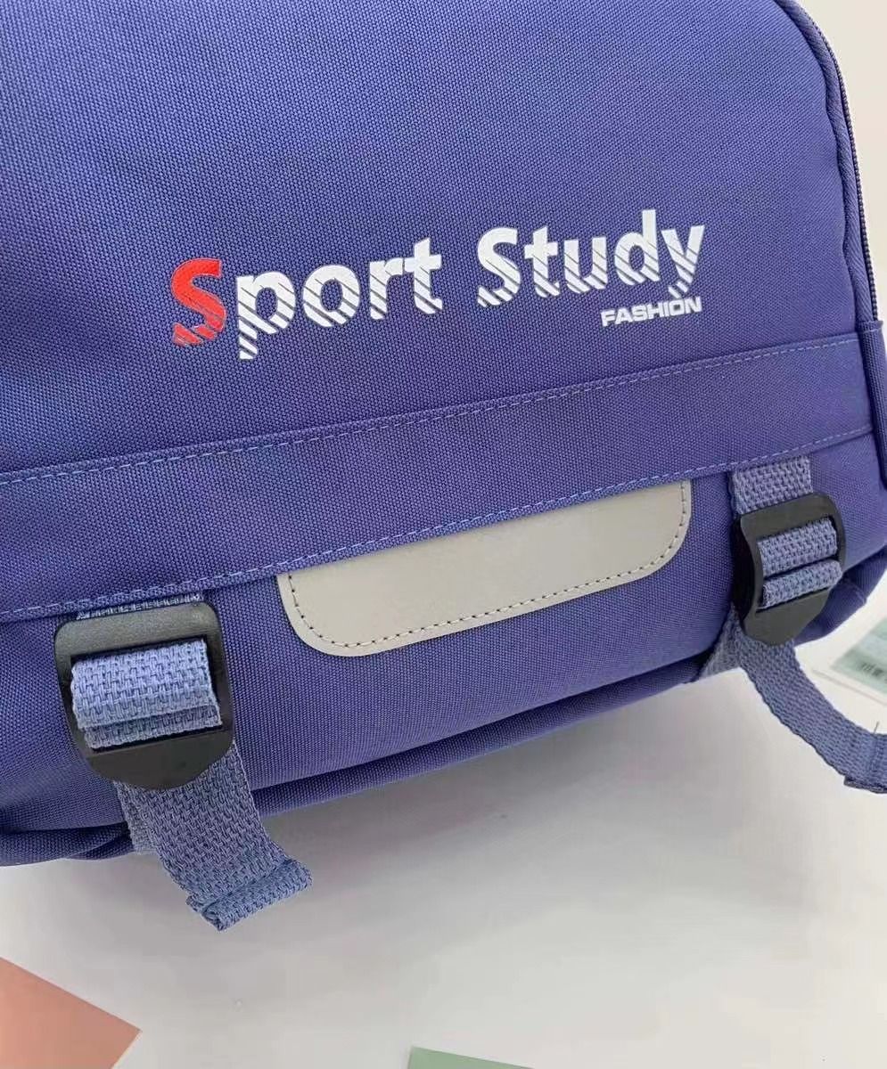 背包/电脑包/卡通包白底实物图