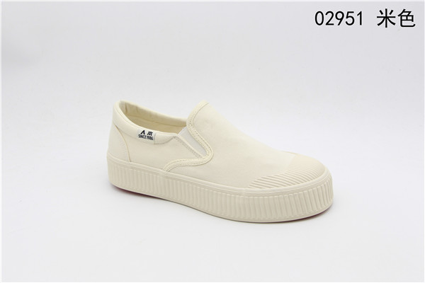 This small white shoes women spring 2022 new women's shoes sports casual shoes a step off the lazy shoes