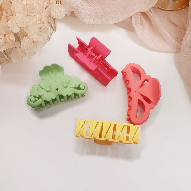 The back of the head of the hair clip is a French scratch clip, a square matte medium-sized high-end touch plate hair clip, a female hair clip, and a stylish bath clip Item Picture