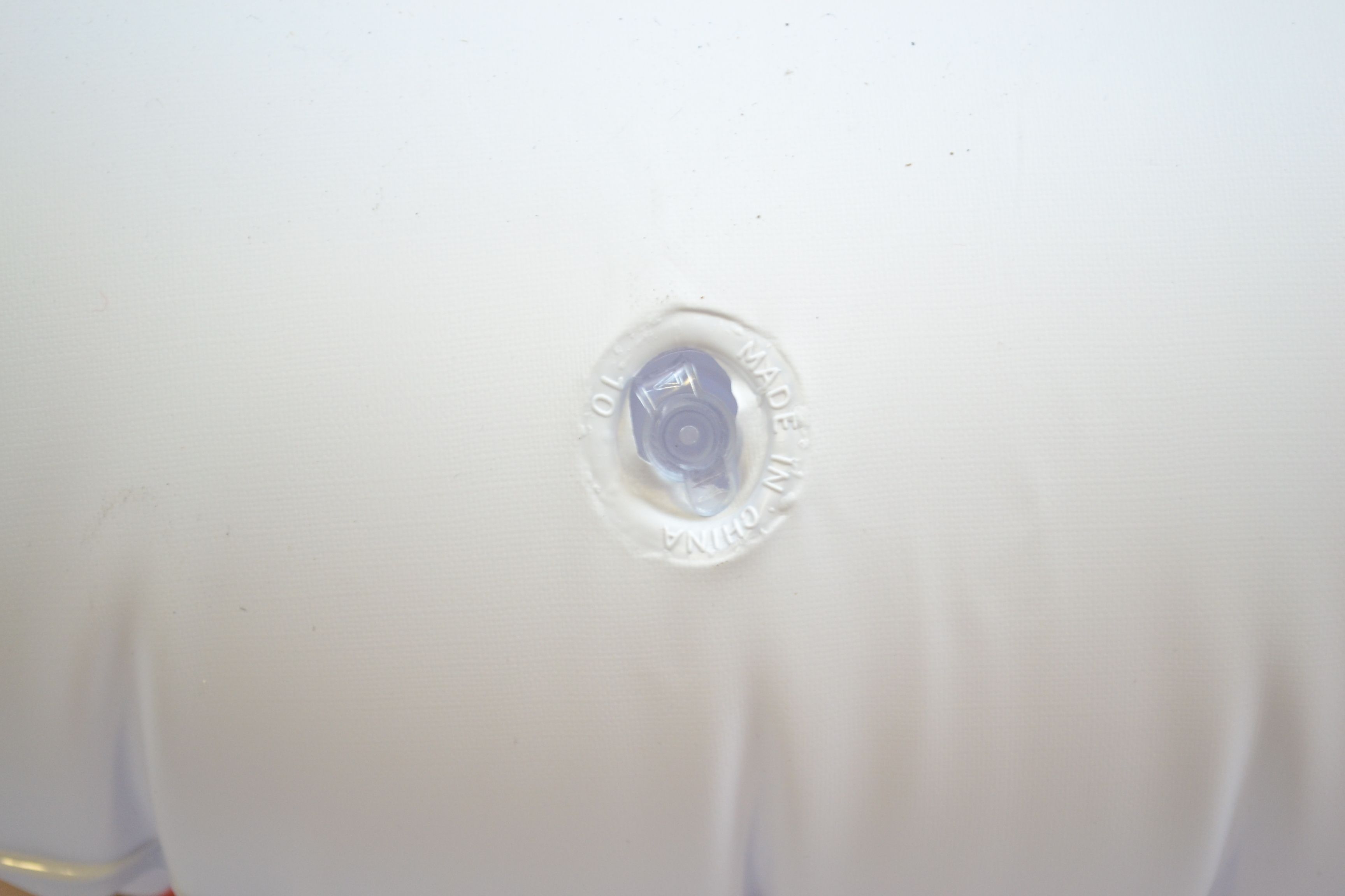 Hongyu Classic Thick-colored Rainbow swimming ring Creative Design Factory Direct Sales 1 Application Scenario