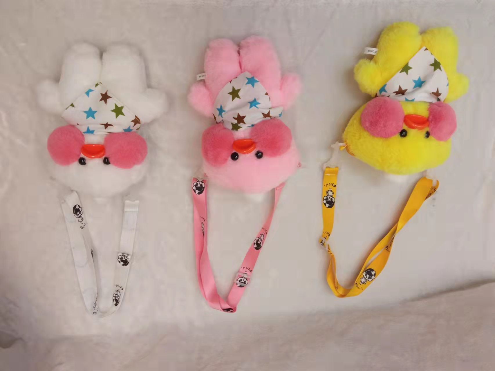 Wholesale of popular Douyin best-selling yellow duck dolls, hyaluronic acid duck figurines, plush toys and claw machines Application Scenario