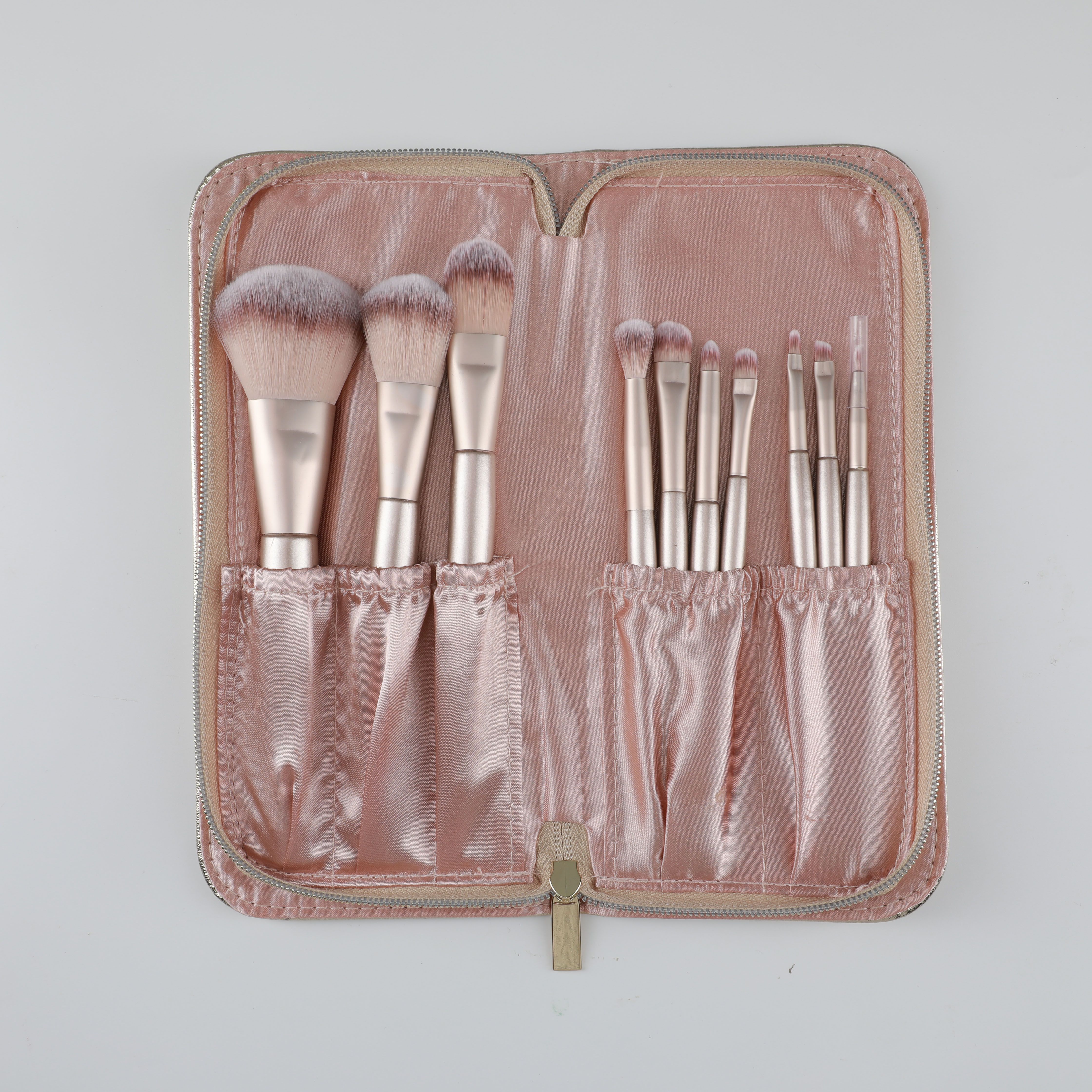 Romance 10 irregular-shaped handle case brush golden fresh set full of girlish sentiment Soft brush bristle wallet-style convenient zipper bag Application Scenario