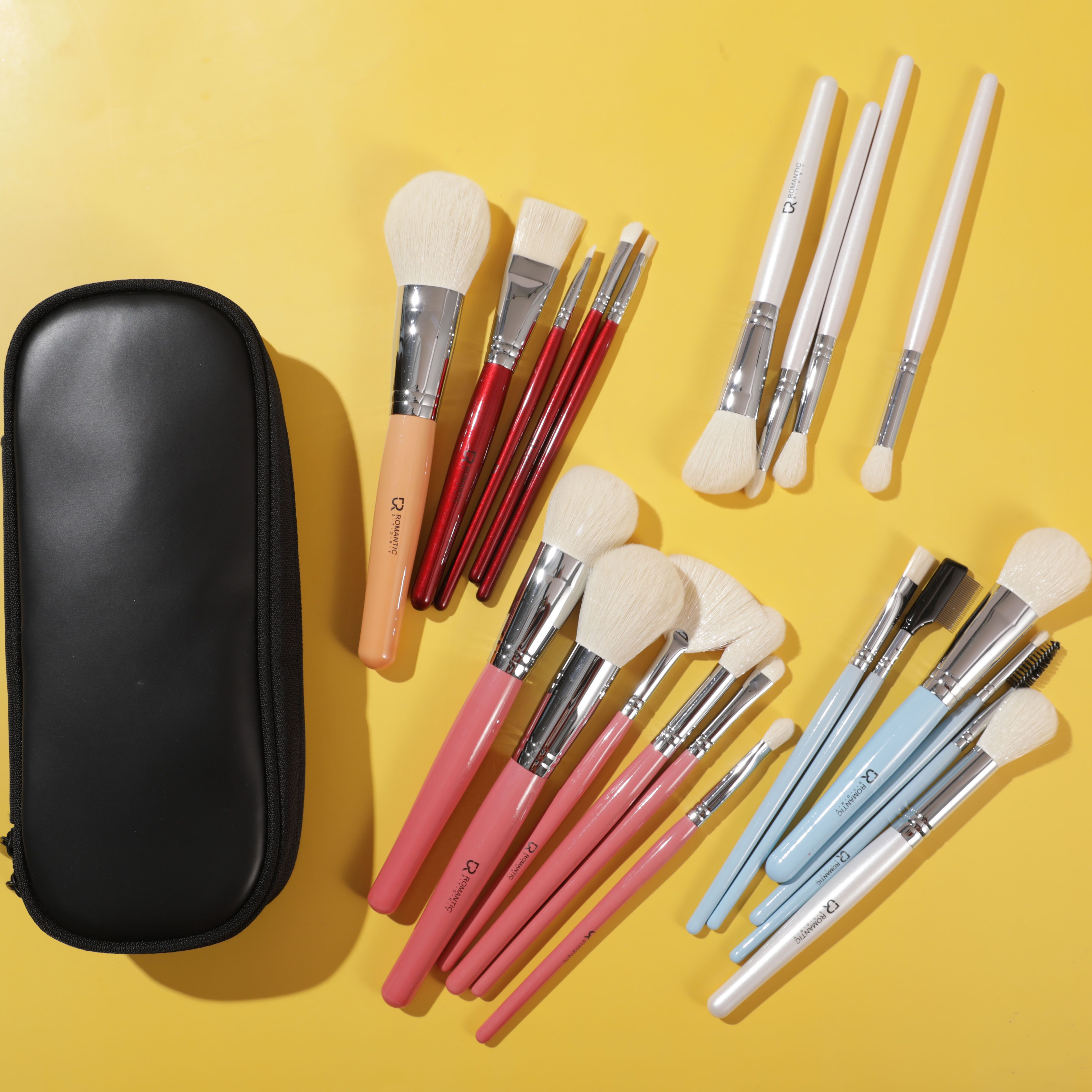 21 Zipper Leather Cover Brush Nano Silk Bionic Wool Rainbow Handle Brush Soft And Delicate Item Picture