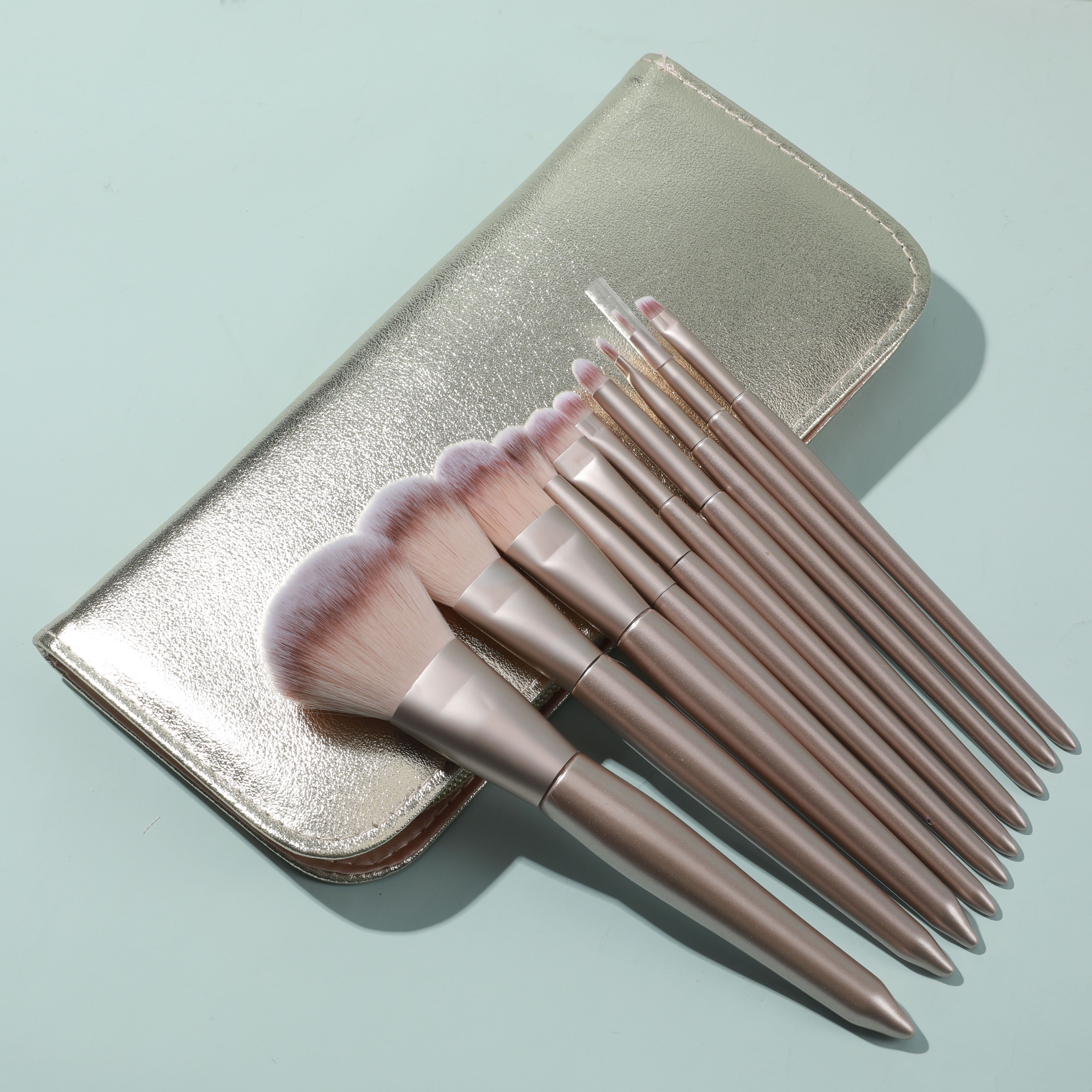 Romance 10 irregular-shaped handle case brush golden fresh set full of girlish sentiment Soft brush bristle wallet-style convenient zipper bag Specification image