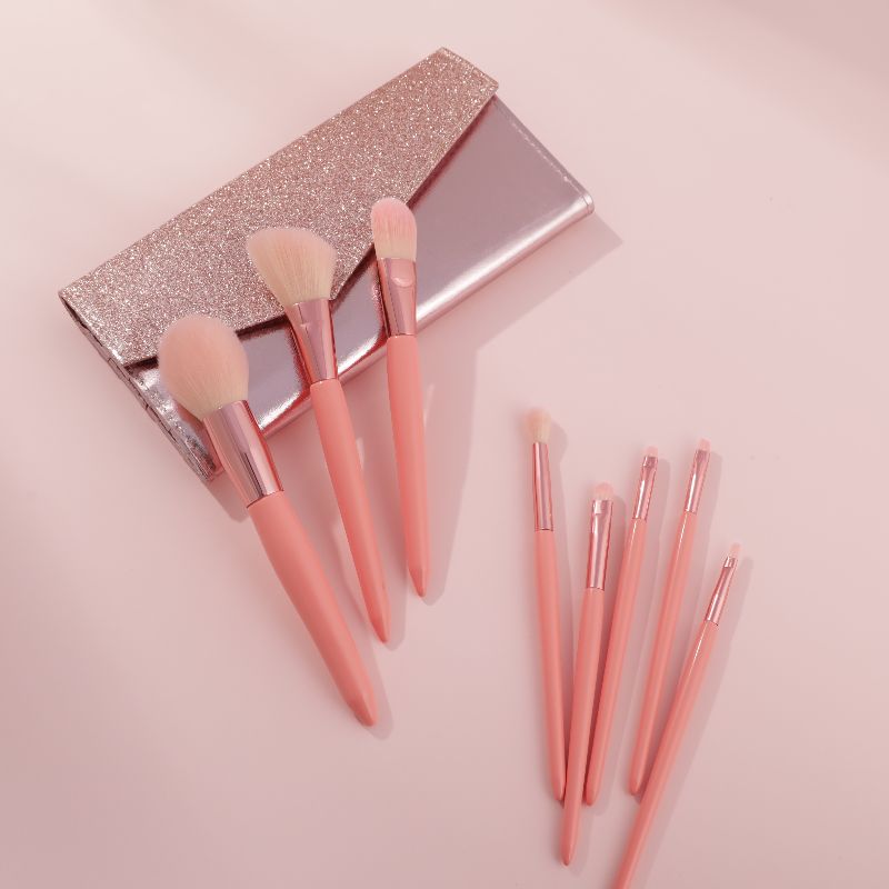 8 conical sleeve brushes can be easily applied in one set Item Picture