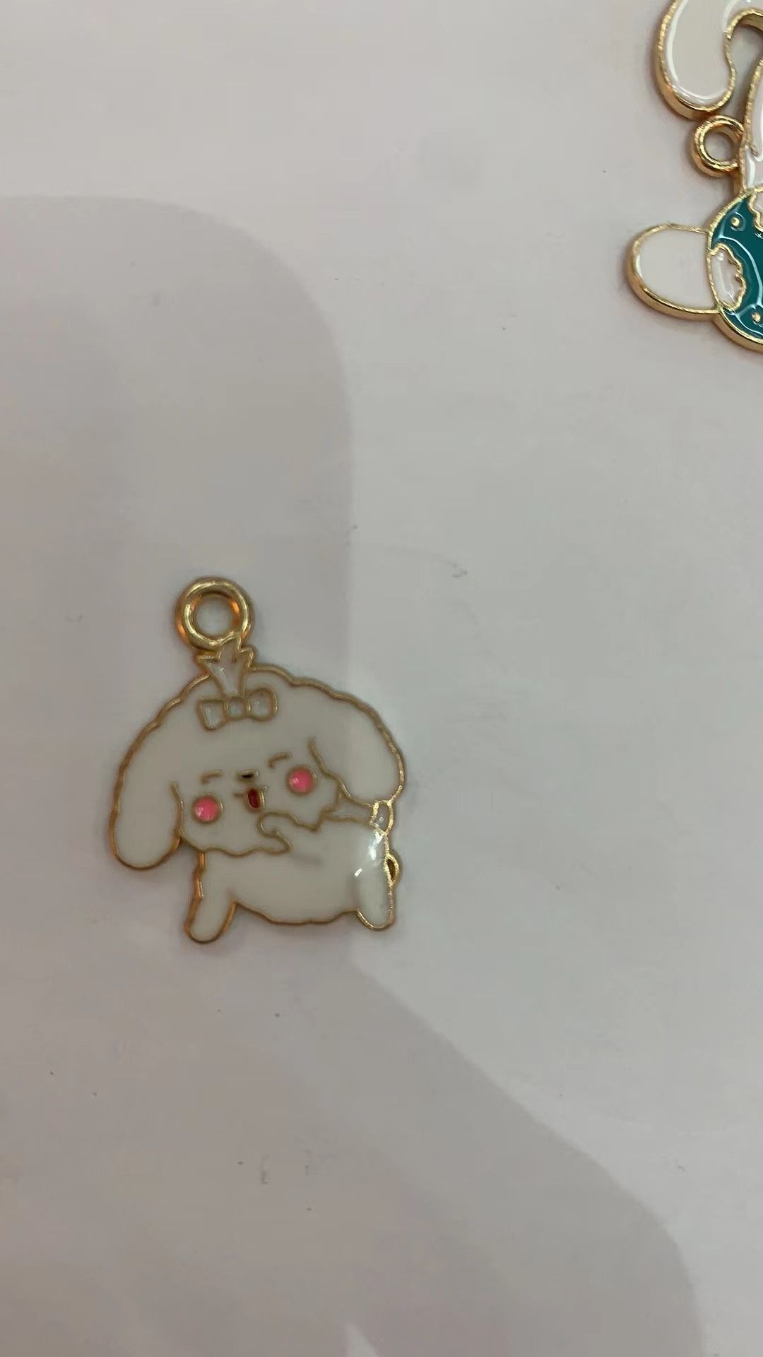 Best-selling duck-shaped jewelry accessories, alloy accessories, white claw accessories, bright-colored accessories, alloy puppy