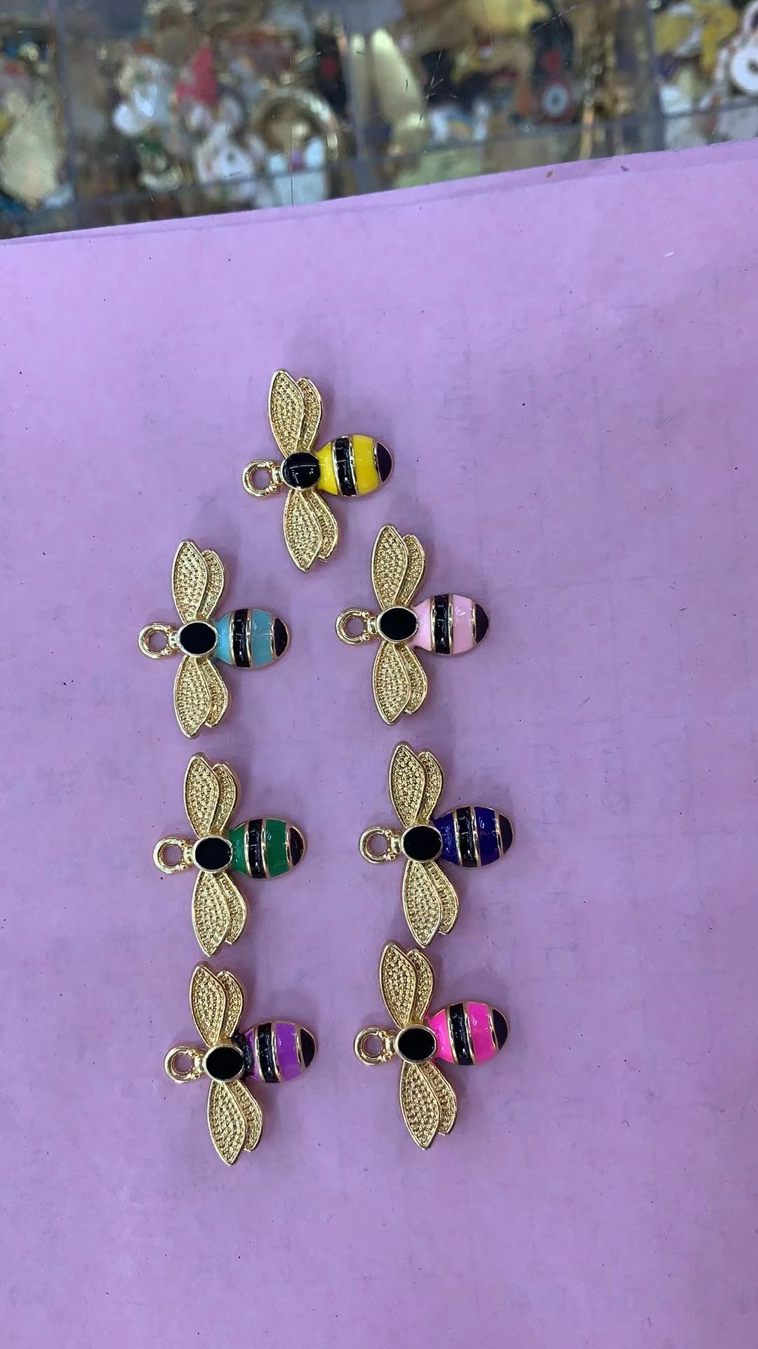 Best-selling duck-shaped jewelry accessories, alloy accessories, white claw accessories, bright-colored accessories, alloy bees