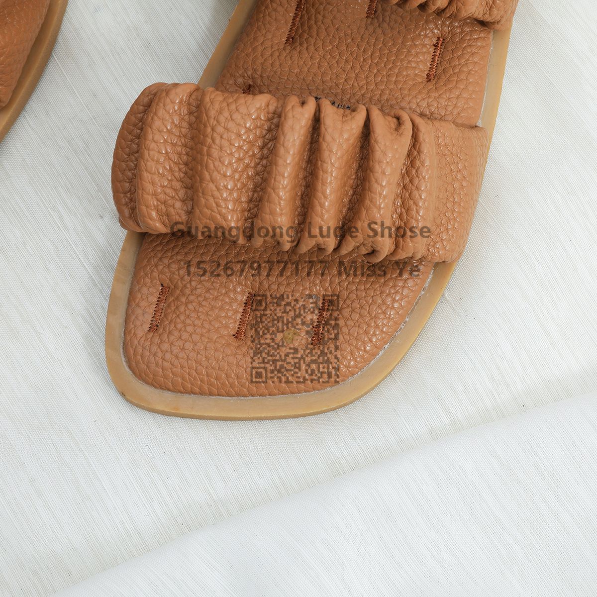 2022 Summer New Flip-Flops For Women Guangzhou Women's Shoes Personality Fold One Word Flip-Flops Lychee Pattern Soft Sole Slippers For Women details Picture