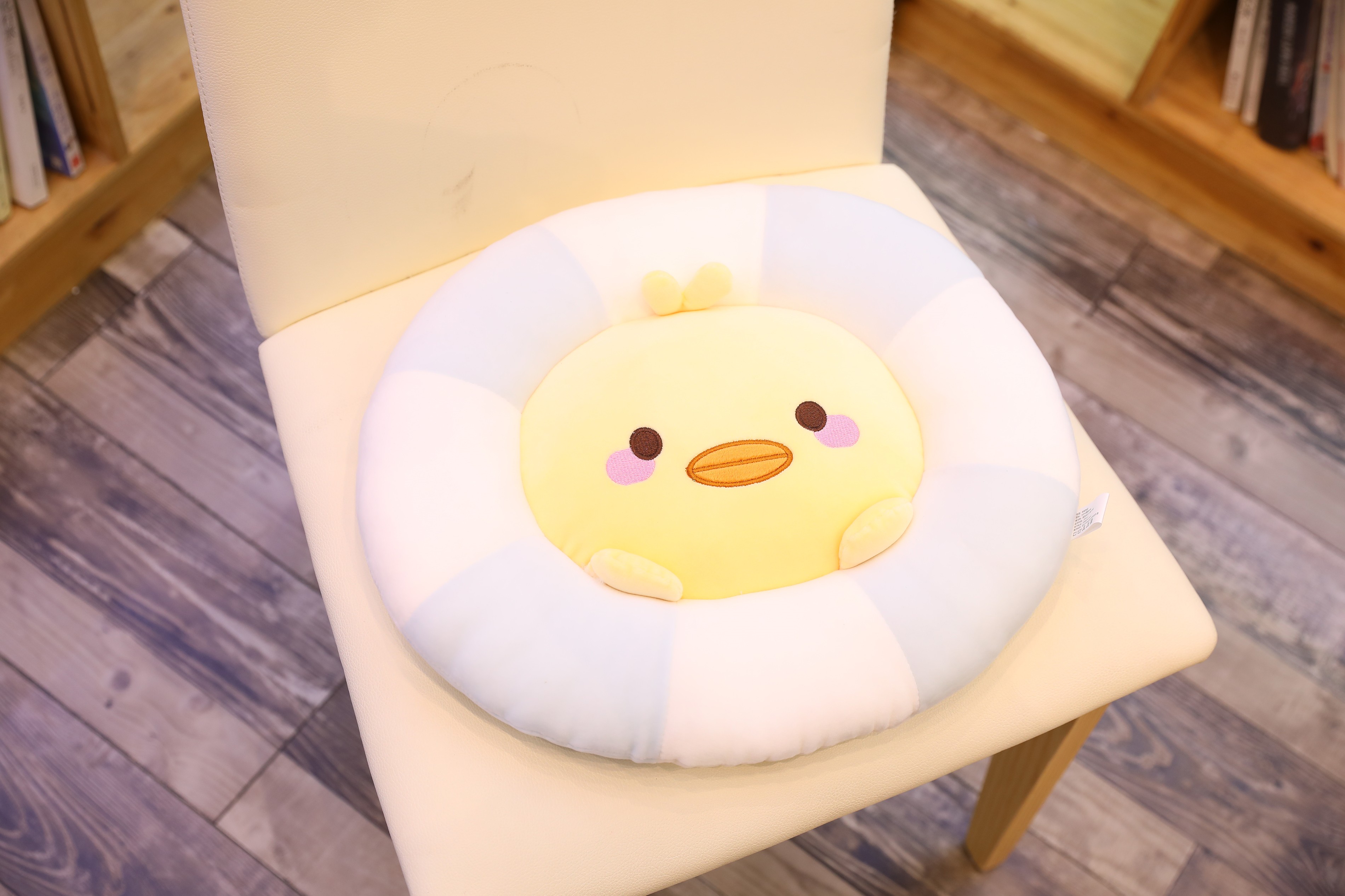 2026 New style chair cushion plush toy, cute male and female bedroom birthday gift plush toy, 40cm details Picture