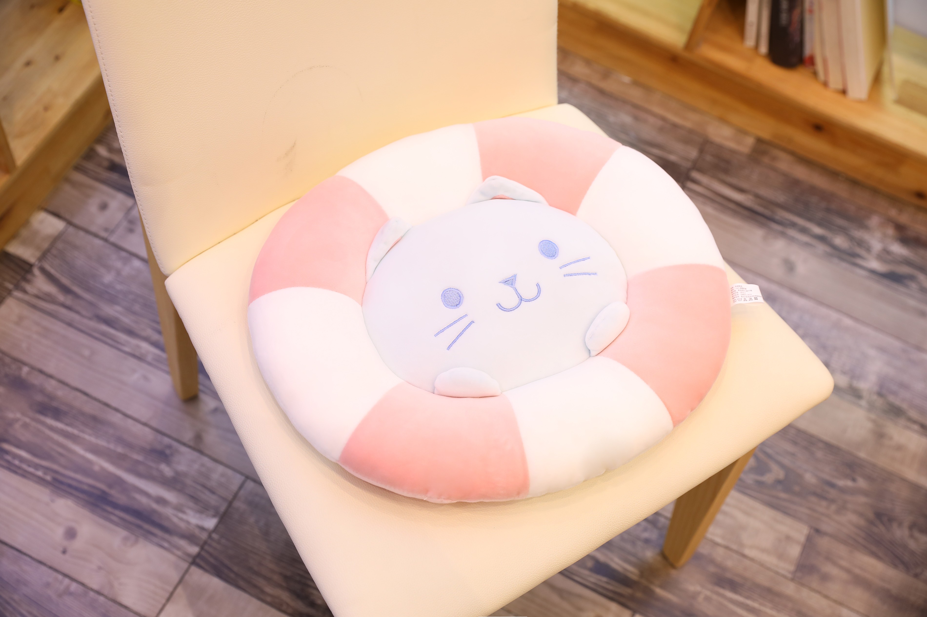 2026新款椅子坐垫毛绒玩具可爱男女生卧室生日礼物毛绒玩具40cm                           