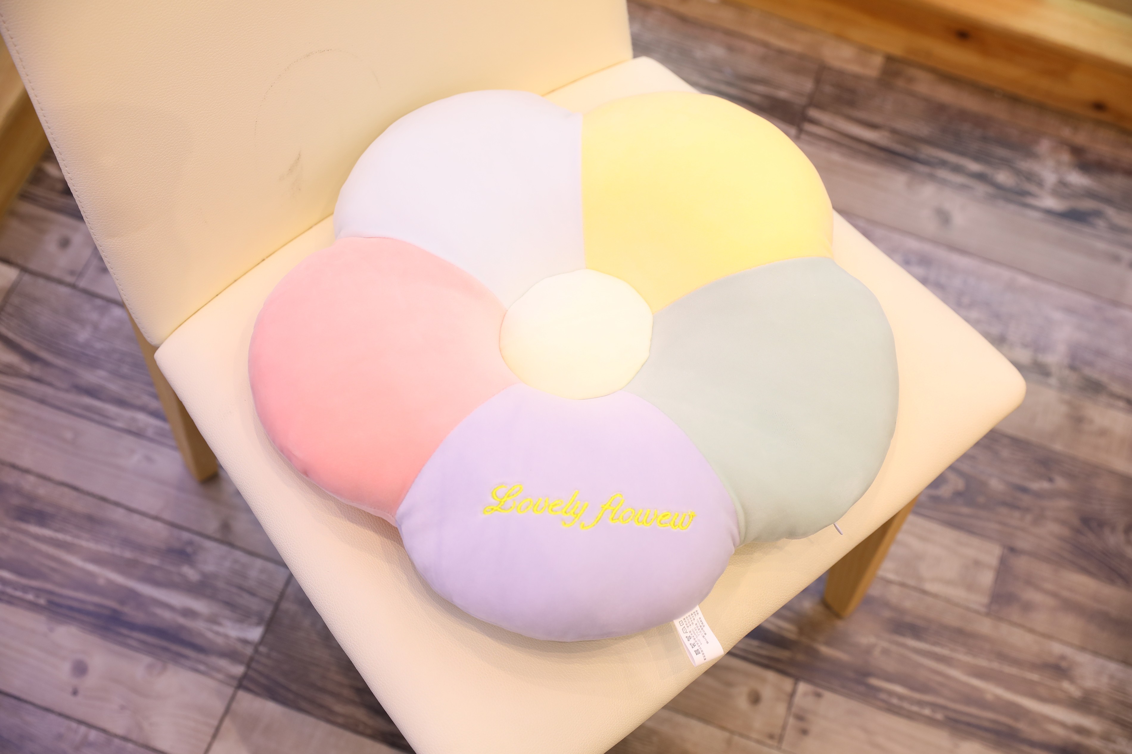 The nap pillow, petal nap pillow, backrest cushion, multi-functional, cute and comfortable