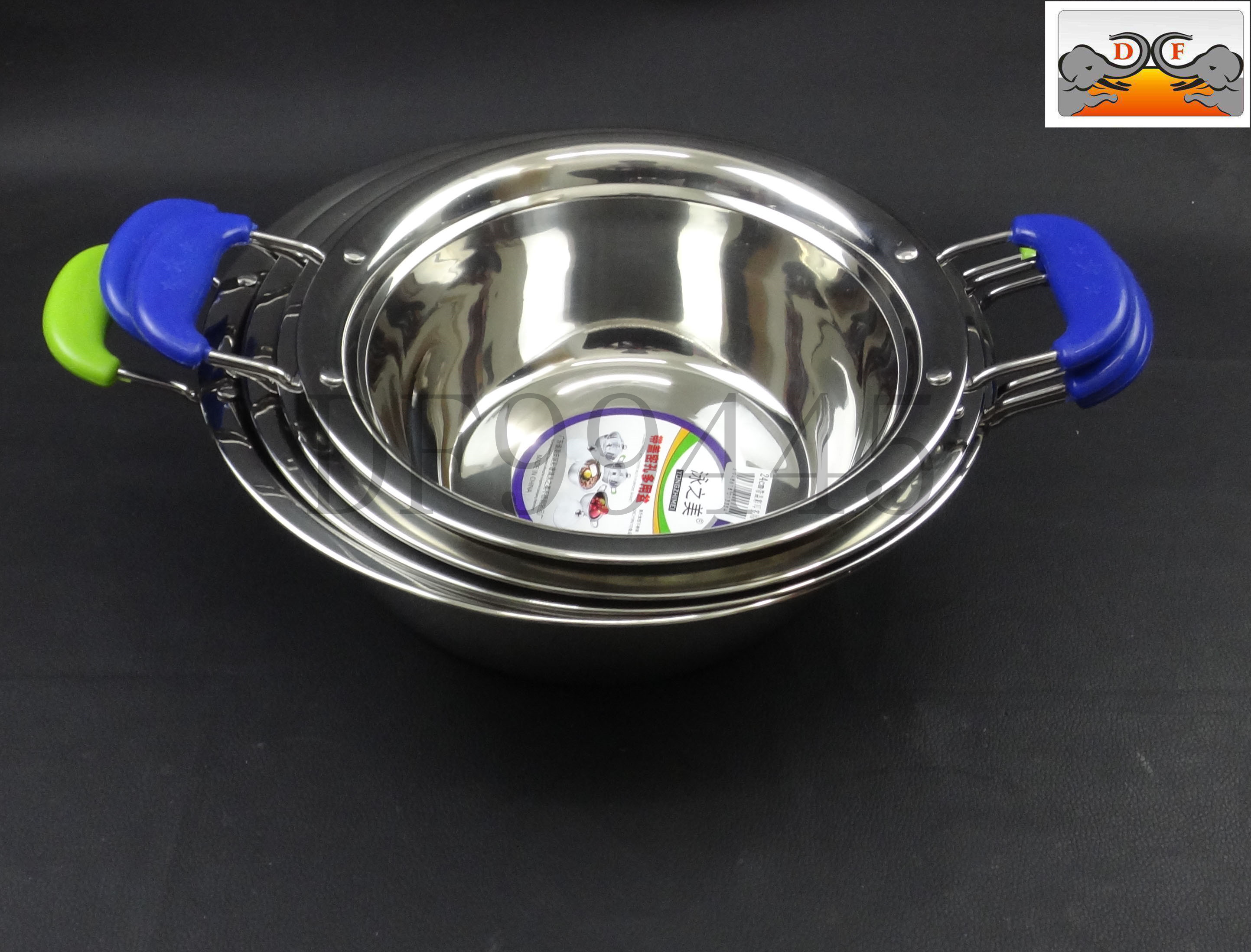 DF Trading House DF99445 DF99445، مع كميات كبيرة من المنتجات المنزلية المصنوعة من البلاستيك في أحواض الغسيل المنزلية الأخرى