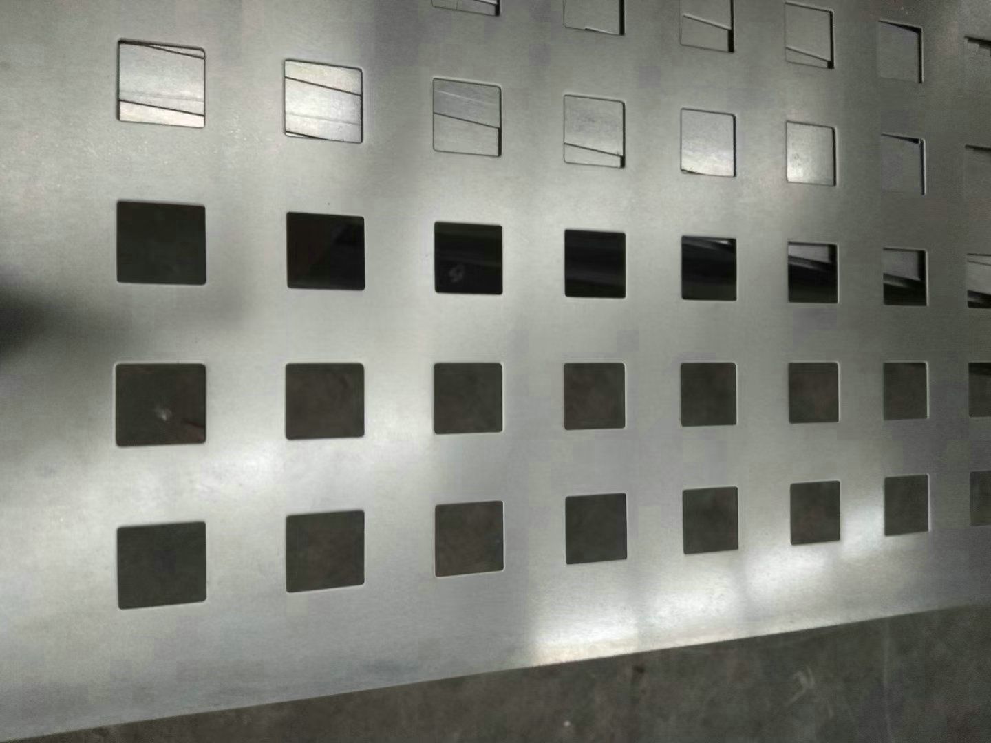 Punching mesh /Punched mesh