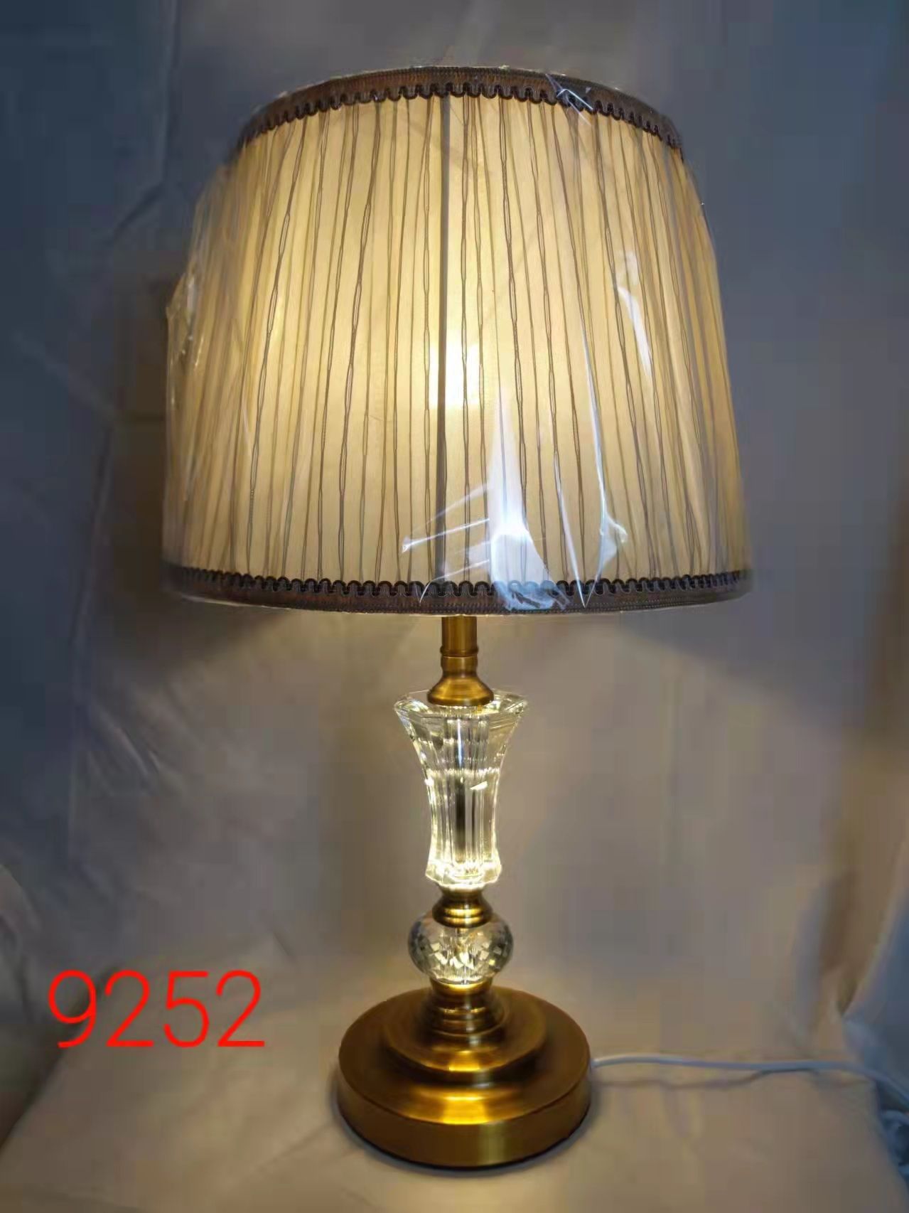 European-style crystal table lamp with a night light pic 4