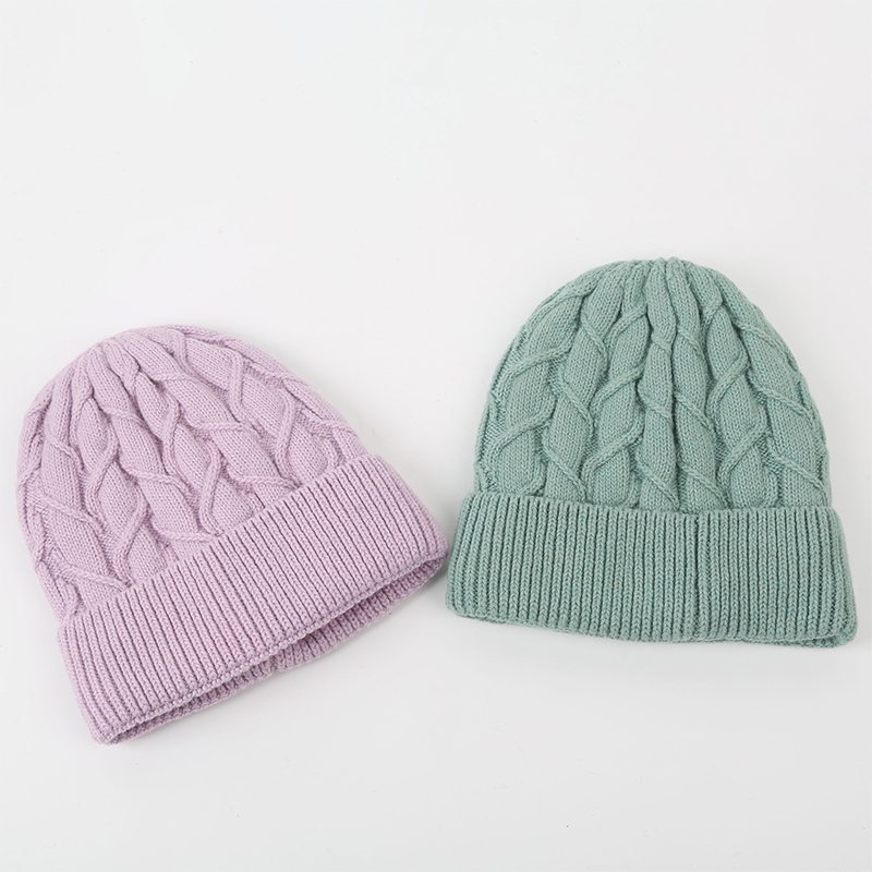 New cross-border European and American cashmere thermal wool thread figure 8 twist hat autumn and winter women's knitted flanged needle figure 8 hat thumbnail