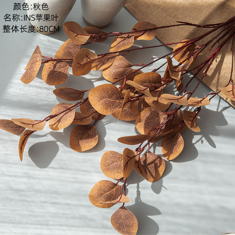 Artificial flower eucalyptus, eucalyptus leaf, money leaf, ginkgo leaf manufacturer, home decoration plant wall artificial flower MW26642 Application Scenario