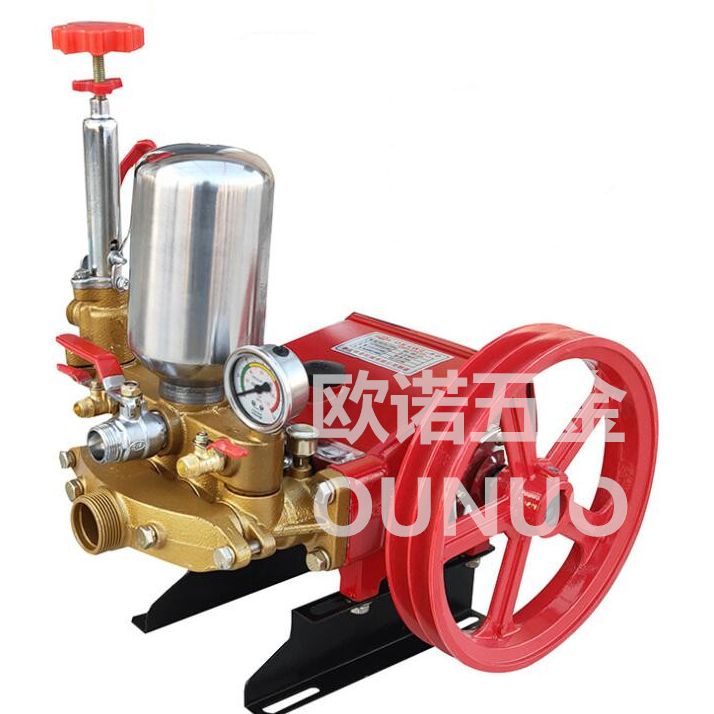 Plunger pump pesticide spraying machine