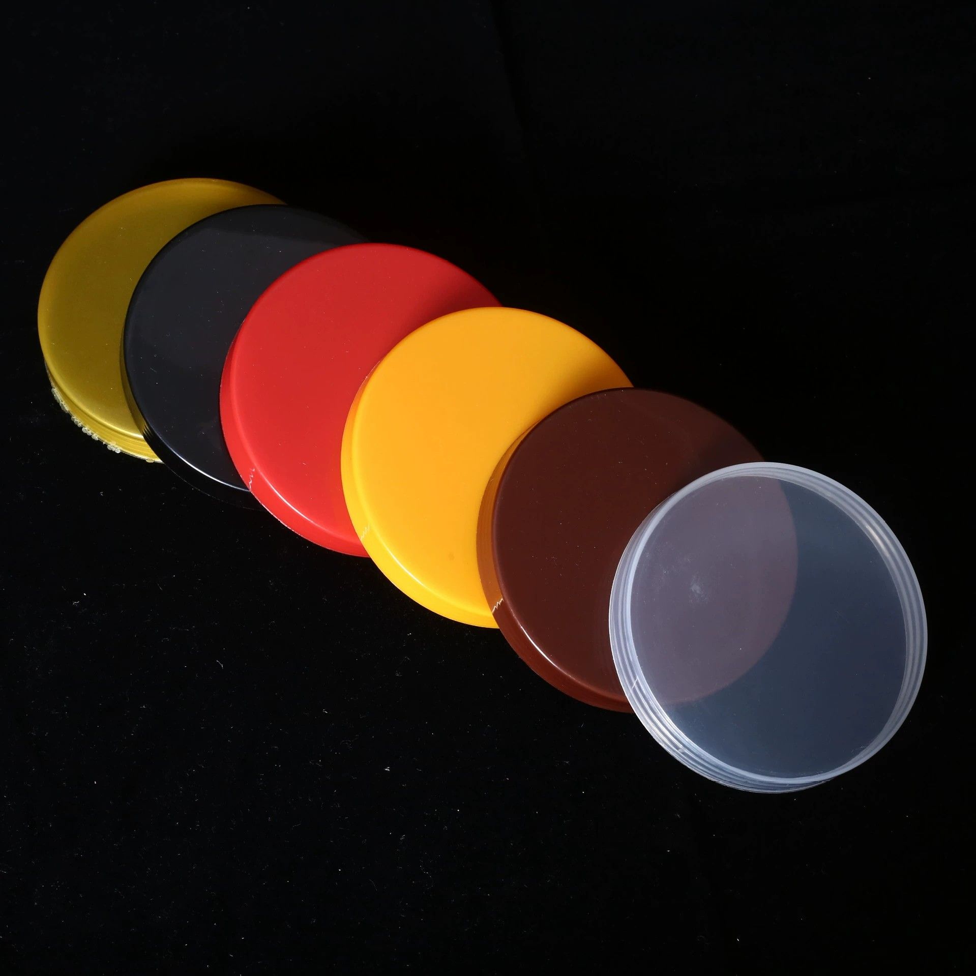 Transparent material: at a glance, easy to view