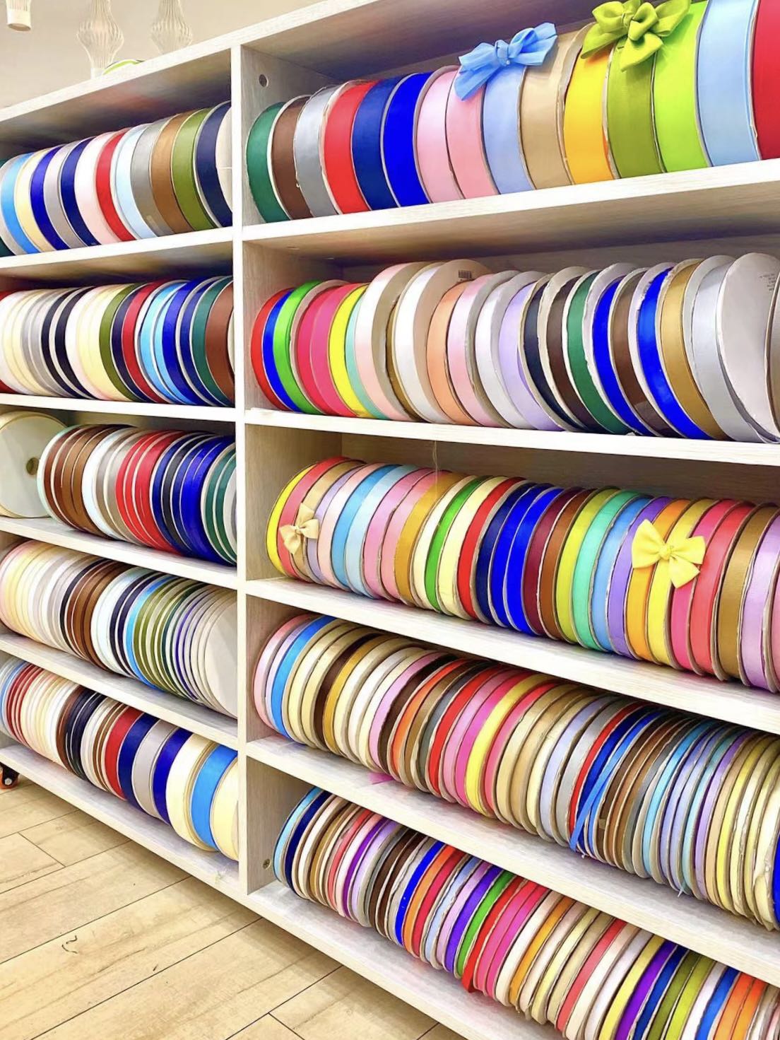 A green pine ribbon describe pic - 5