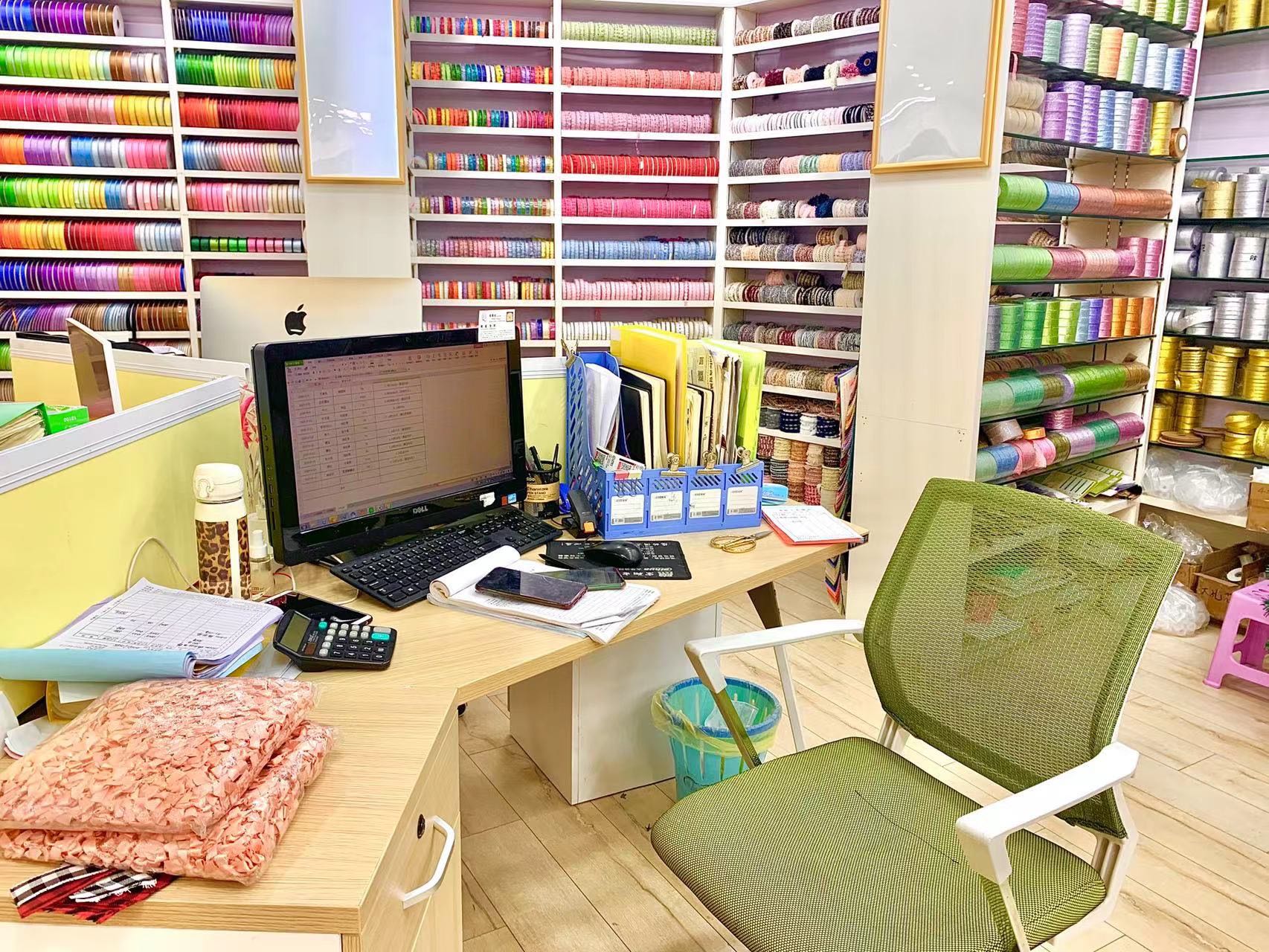 A green pine ribbon describe pic - 4