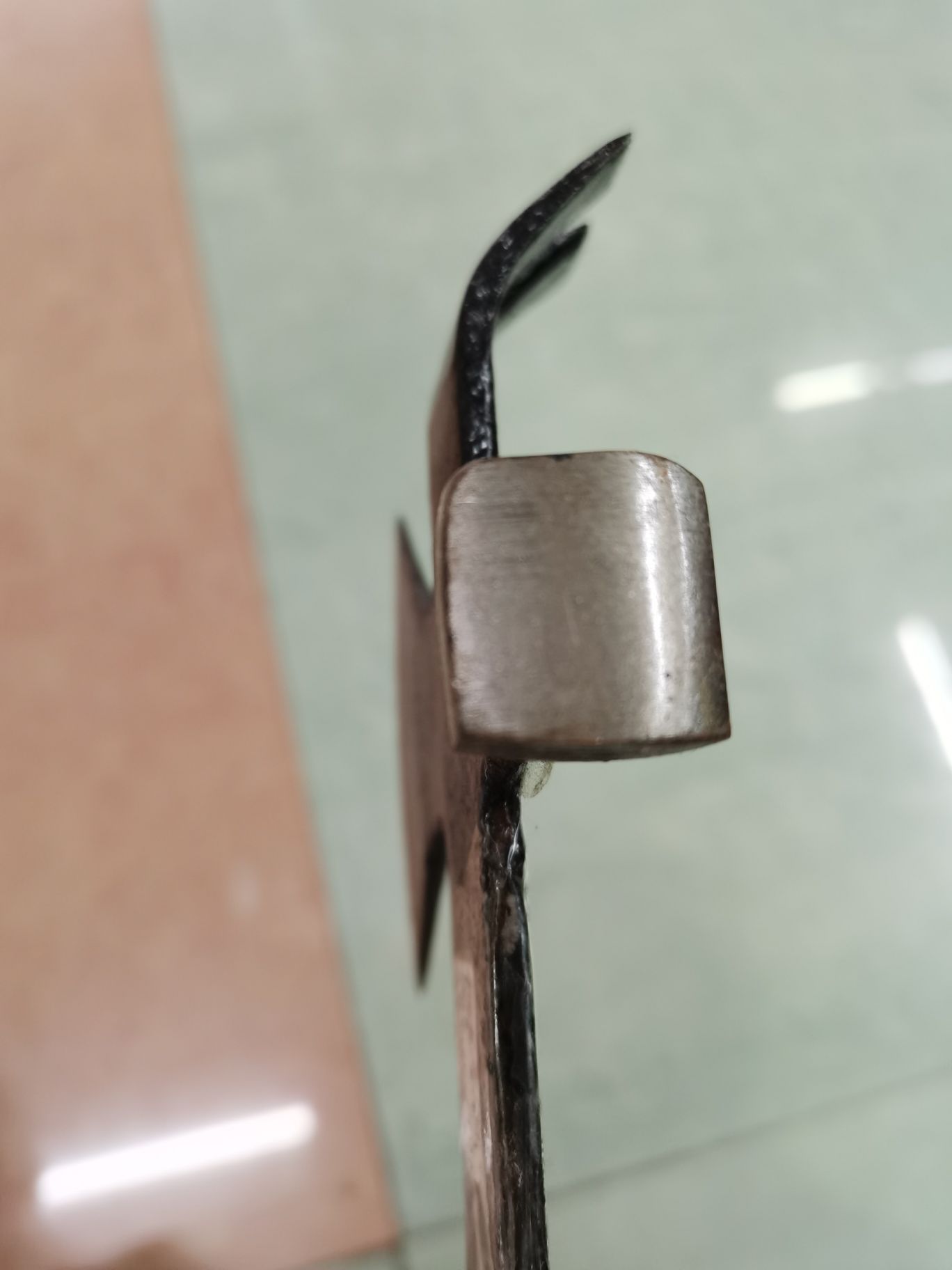 Axe iron handle Axe Multi-purpose axe hammer hardware tool 2022 Application Scenario